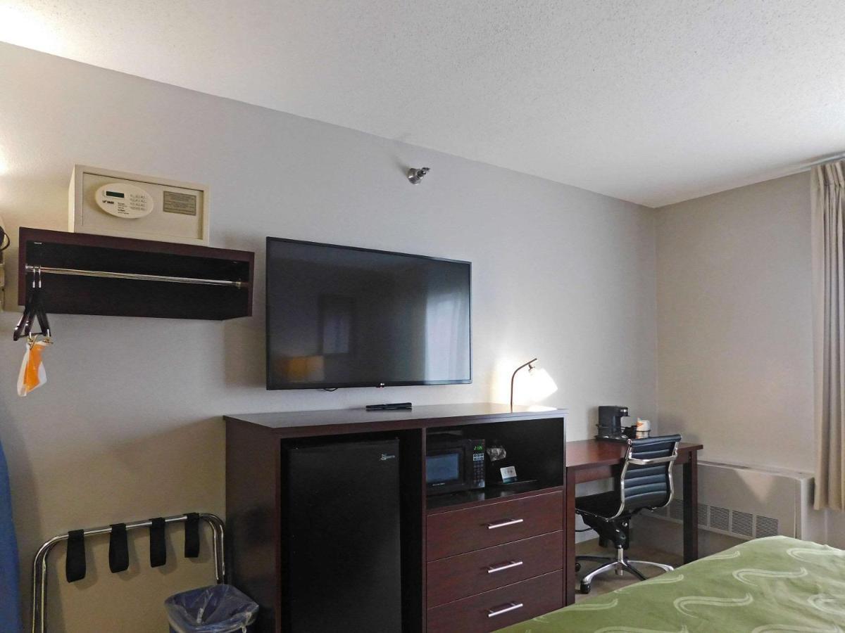Quality Inn Colchester - Burlington Esterno foto