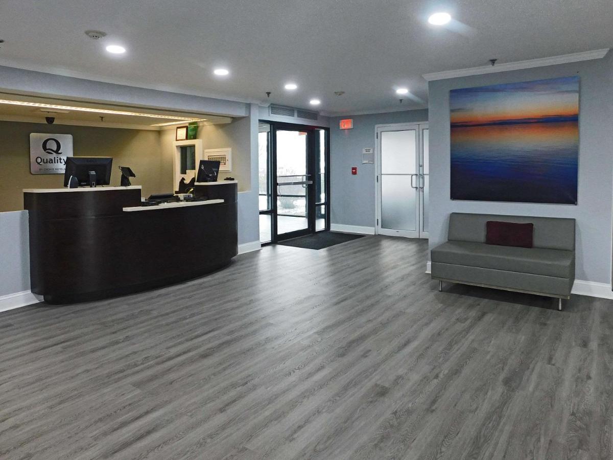 Quality Inn Colchester - Burlington Esterno foto