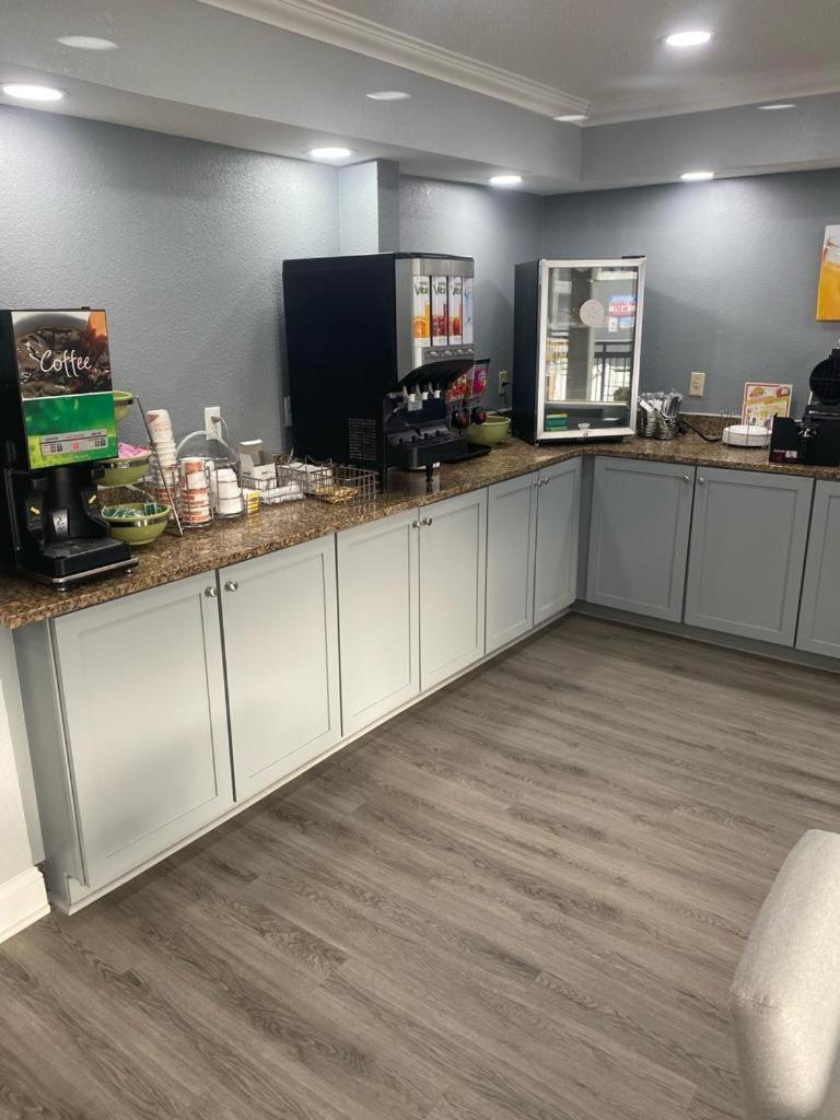 Quality Inn Colchester - Burlington Esterno foto