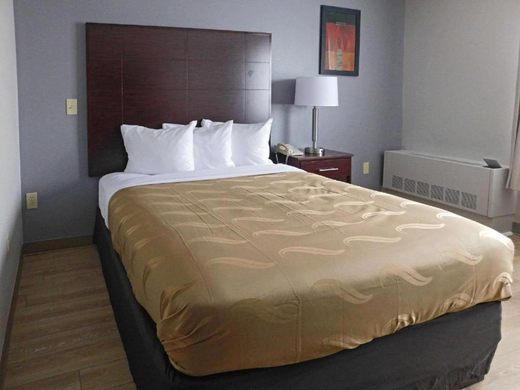 Quality Inn Colchester - Burlington Esterno foto