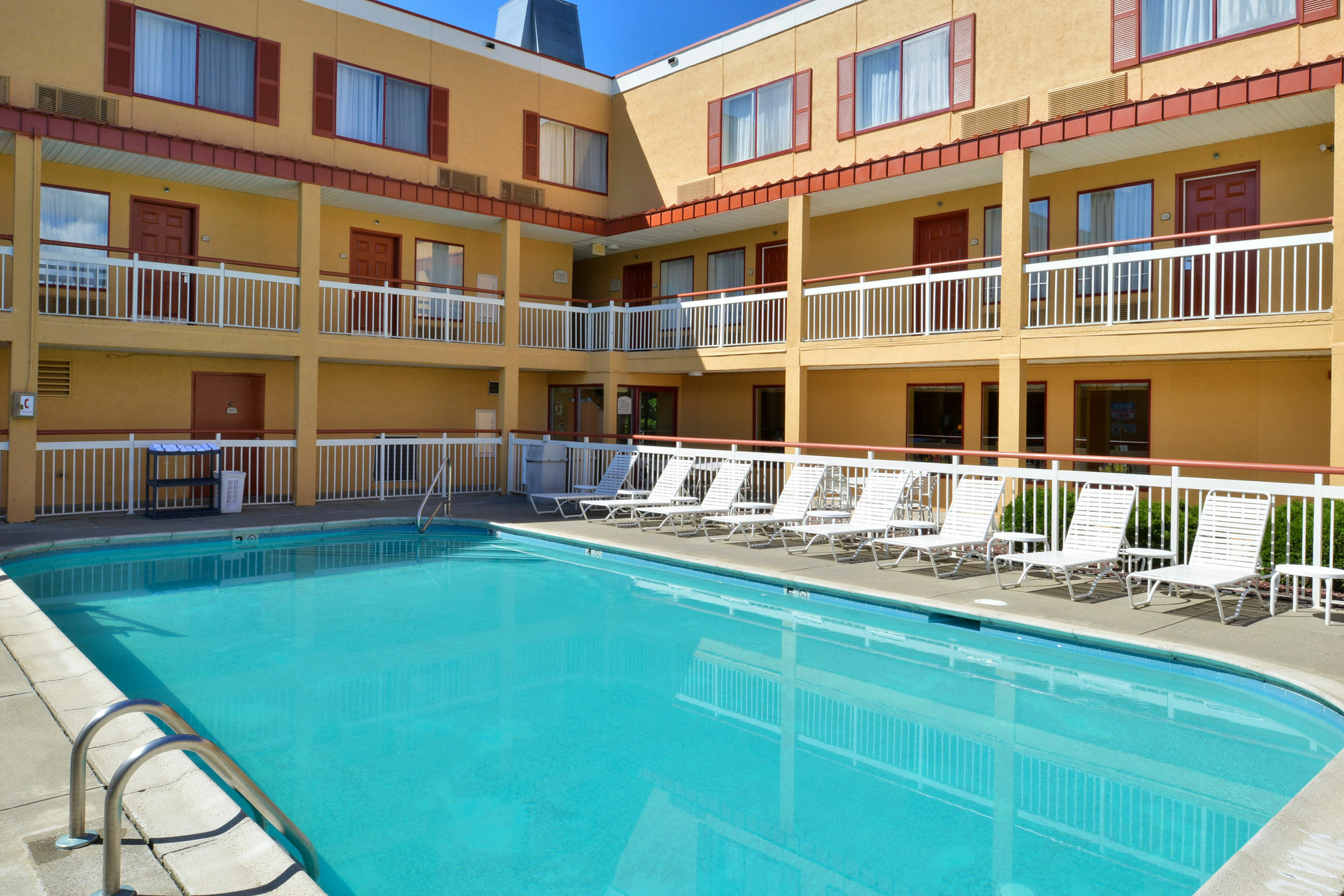 Quality Inn Colchester - Burlington Esterno foto