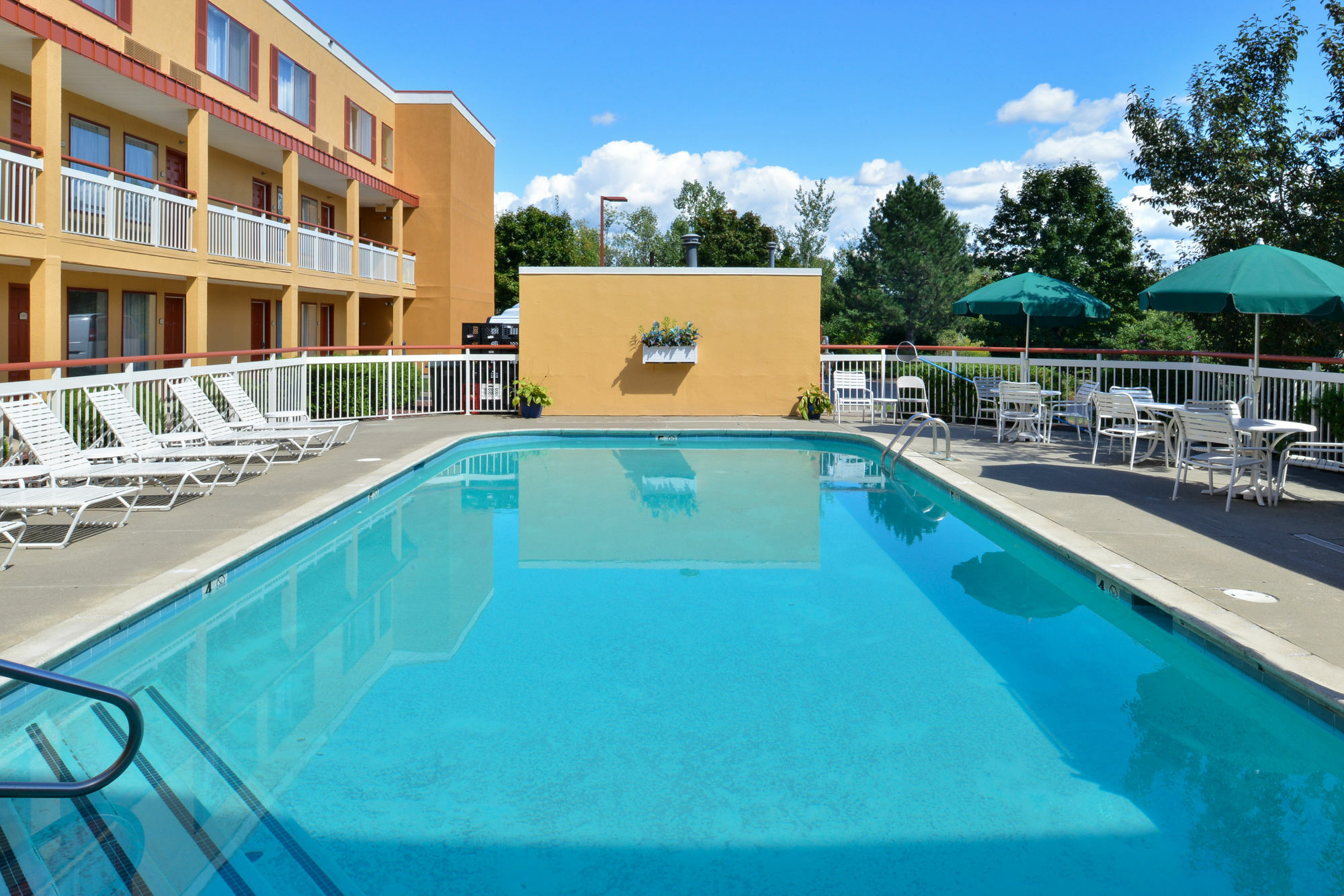 Quality Inn Colchester - Burlington Esterno foto